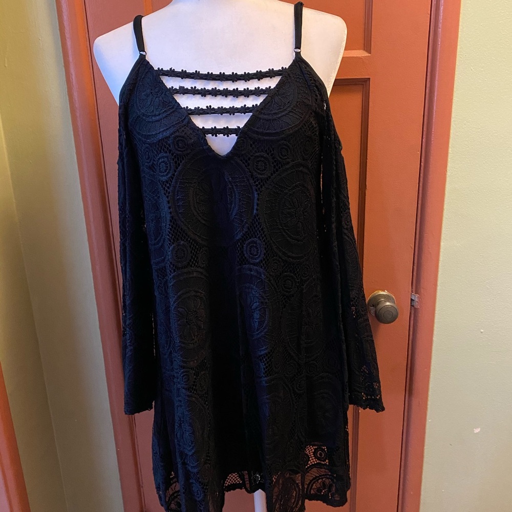 Cold shoulder black lace dress
